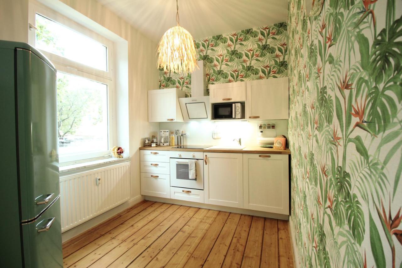 Secret Hideaways Tropical Feeling Mit 2 Schlafzimmer Nahe City L Messe L Flughafen L Hbf Duisburg Luaran gambar
