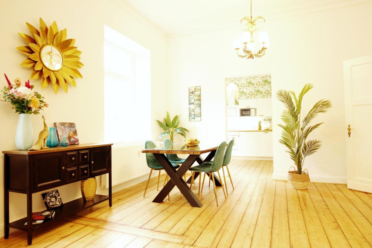 Secret Hideaways Tropical Feeling Mit 2 Schlafzimmer Nahe City L Messe L Flughafen L Hbf Duisburg Luaran gambar