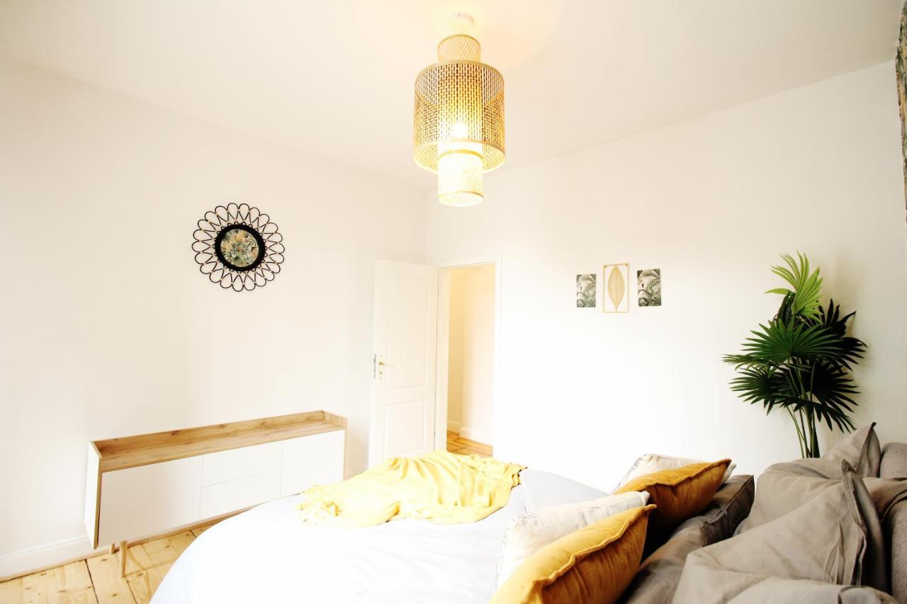 Secret Hideaways Tropical Feeling Mit 2 Schlafzimmer Nahe City L Messe L Flughafen L Hbf Duisburg Luaran gambar